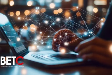 Transformation digitale des entreprises, réseau numérique sur un ordinateur portable, BETC communication.
