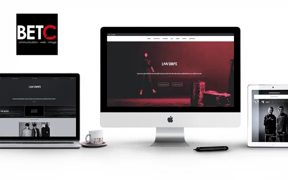 Aperçu de la refonte de site internet par BETC Communication, affiché sur plusieurs supports (ordinateur, tablette, mobile) avec le logo de l'agence.