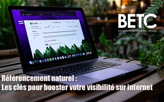 Ordinateur portable affichant un site web optimisé pour le référencement naturel par BETC Communication